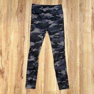 Ready To Go Black and Gray Camouflage Leggings Size S/M